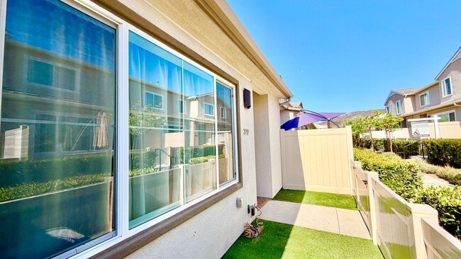 Building Photo - 320 Citrine Trl