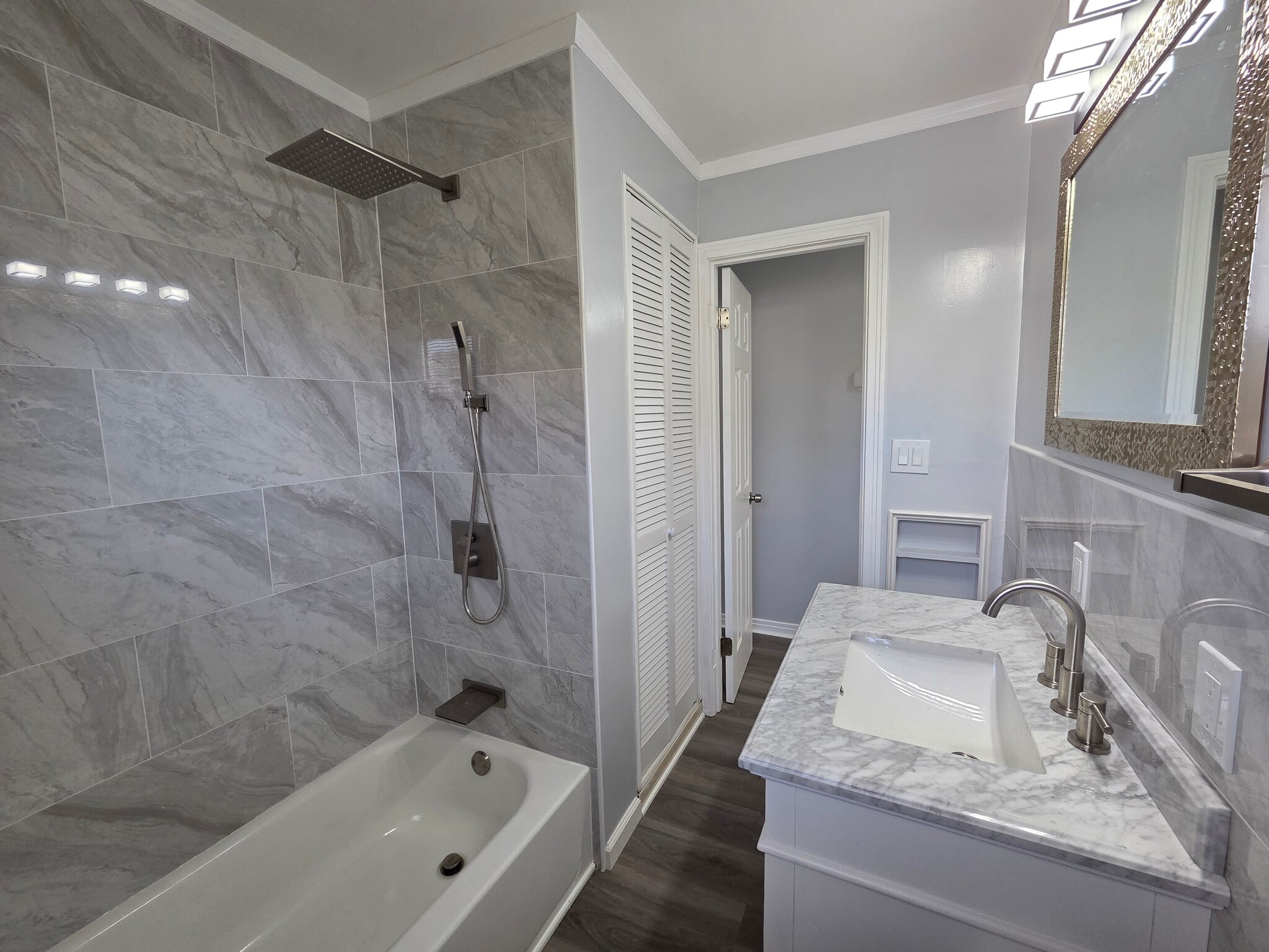 Building Photo - 52 Vista Ave