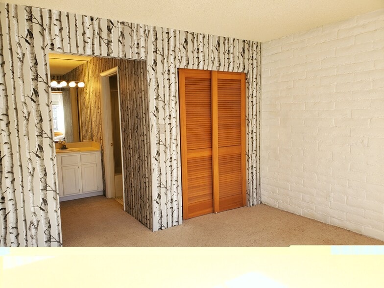 Master Bedroom - 331 Vine St