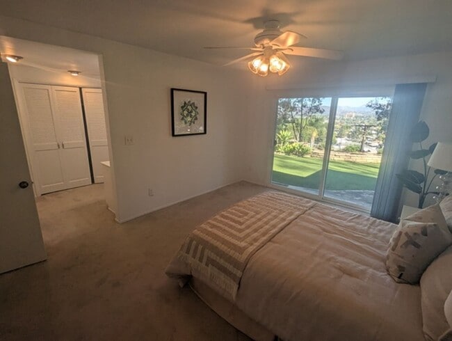 Building Photo - 3 Bed - 2 Bath House with Solar & Mountain...