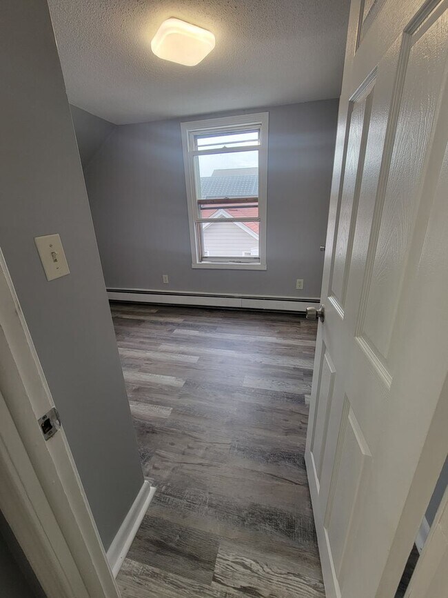 Building Photo - 29 Webster St