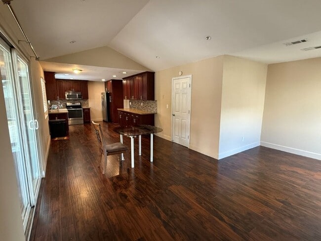 Building Photo - Unique 5 Bedroom 2 Story w/ Solar Suisun *...