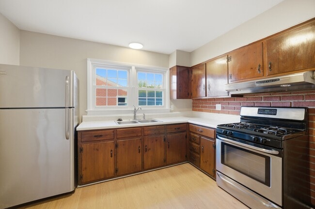 Building Photo - 1210 Pansy St