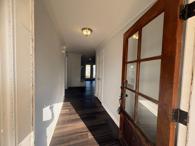 Building Photo - Renovated 4 Bedroom 2 Bath Home for Rent!!