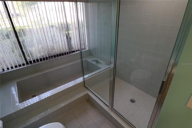 Building Photo - 5424 Saddlebrook Way