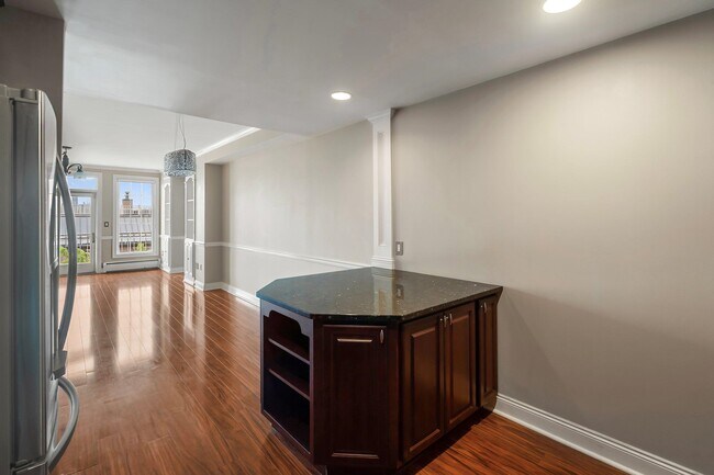 Building Photo - 207 Shearwater Ct W