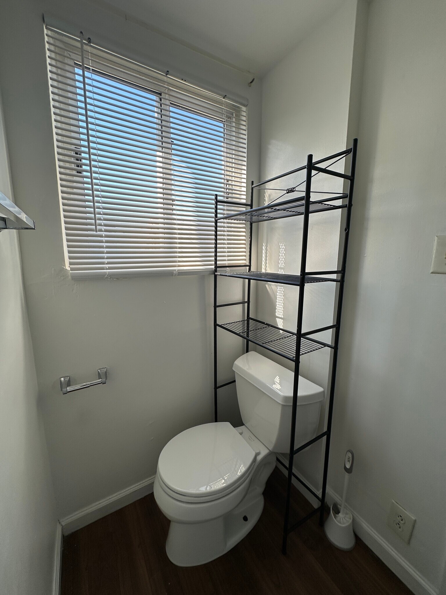 Building Photo - 134 Sherman St