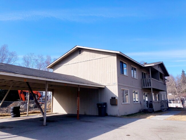 Building Photo - 1103 Broaddus St