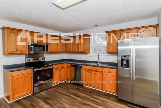 Building Photo - 239 Periwinkle St