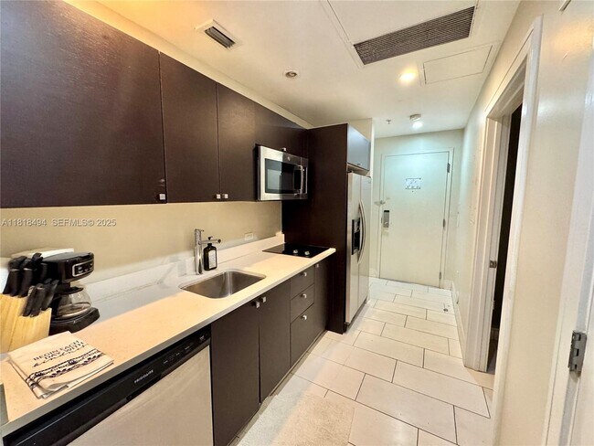 Building Photo - 5300 NW 87th Ave