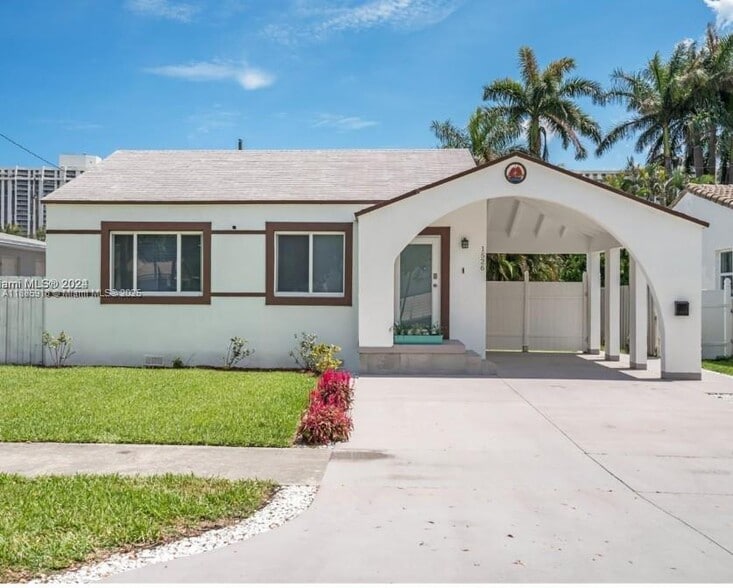 Primary Photo - 1526 NE 110th St