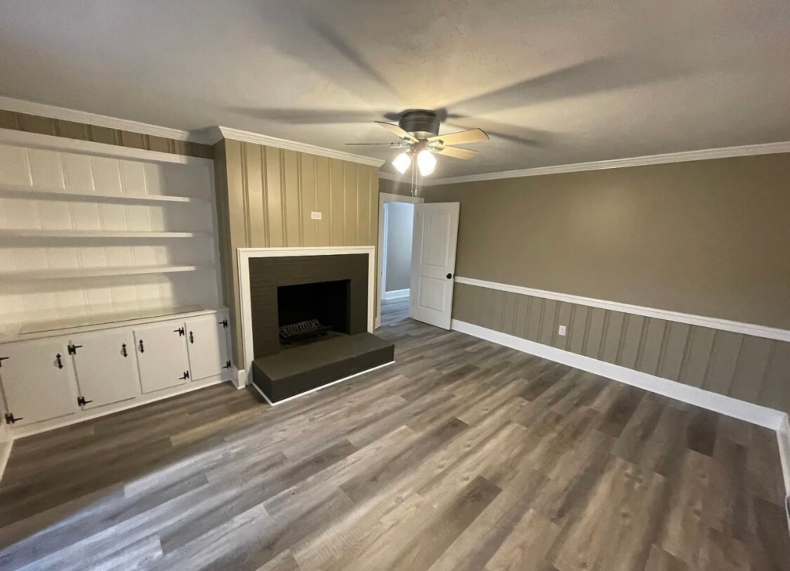 Building Photo - 1742 Beaumont Dr