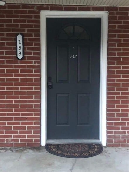 Building Photo - 153 E High St