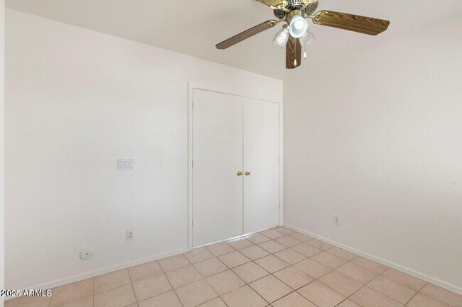 Building Photo - 10833 W Elm Ln