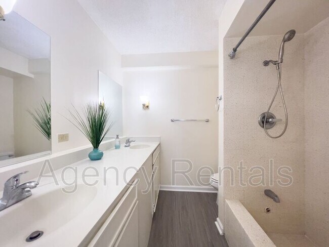 Building Photo - 1655 Makaloa St