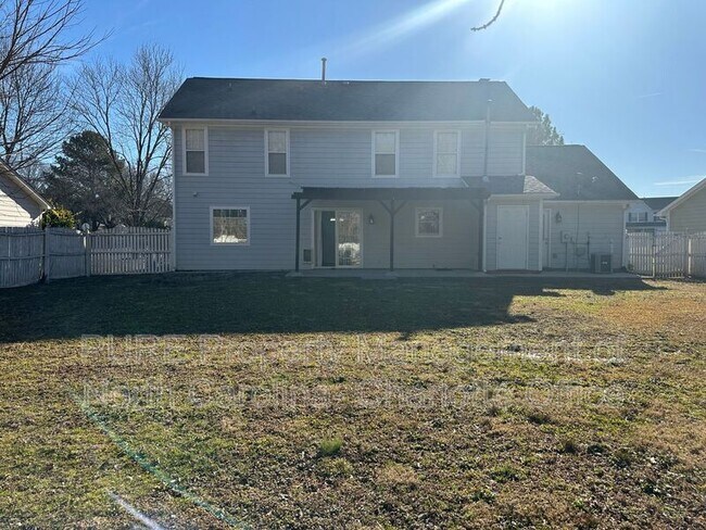 Building Photo - 12115 Landing Green Dr