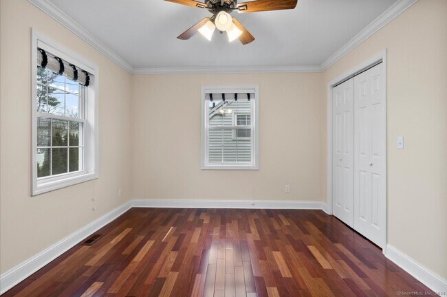 Building Photo - 46 Middlebury St