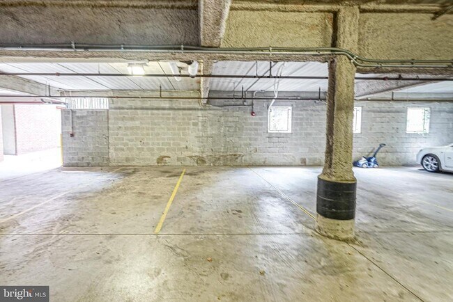 Building Photo - 1247 E Columbia Ave