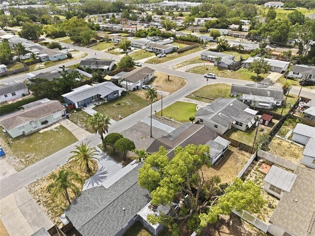 Building Photo - 3301 Rosefield Dr