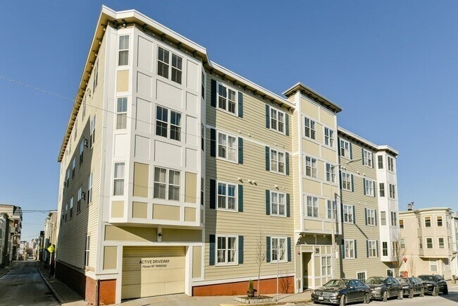 Building Photo - 39 Dorchester St