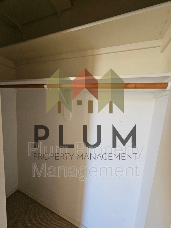 Building Photo - 5104 Village View Way