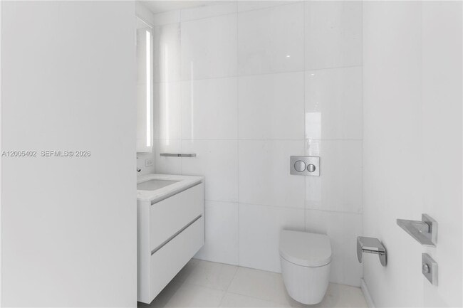 Building Photo - 300 Biscayne Blvd Way