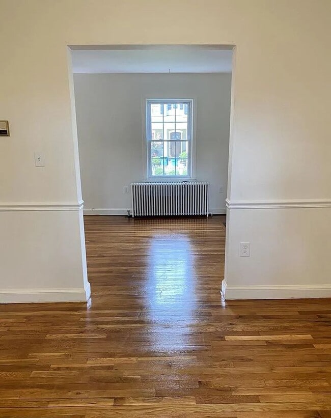 Building Photo - Charming 3BR/1BA Home in Prime Bethesda Location