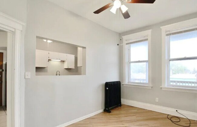 Building Photo - 2941 W Belmont Ave
