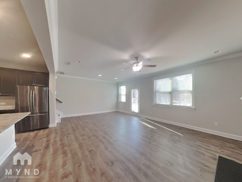 Building Photo - 3570 Faulkner St