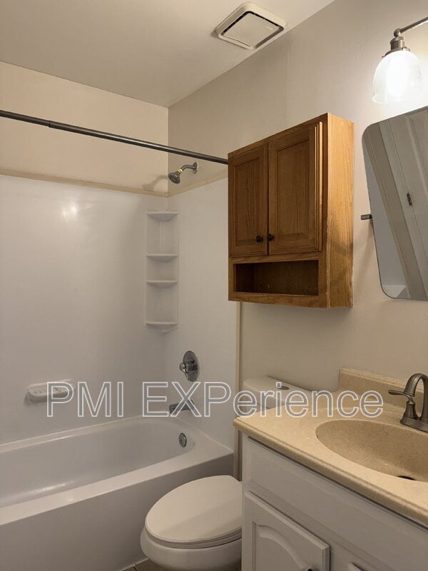 Building Photo - 709 St Michaels Dr