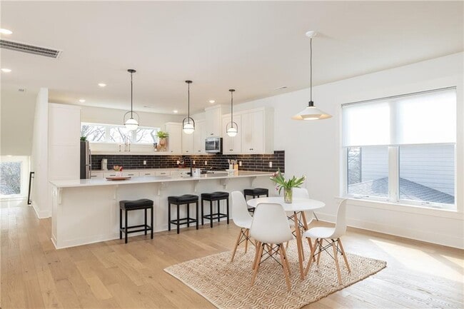 Building Photo - 207 W Lafayette St