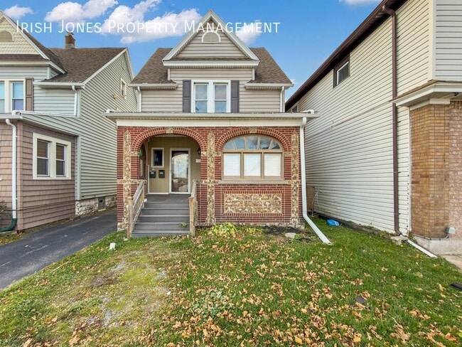 Primary Photo - 2829 South Park Ave