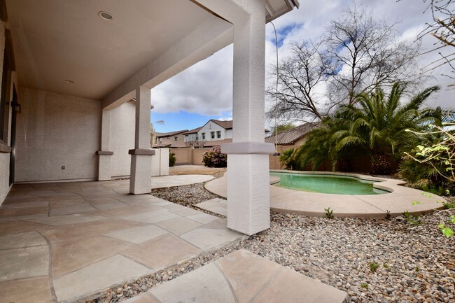 Building Photo - Beautiful Queen Creek home with a Pool!