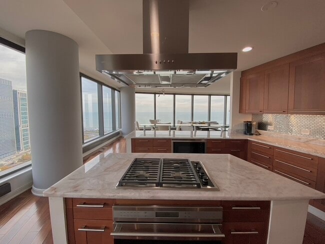 Building Photo - 60 E Monroe St