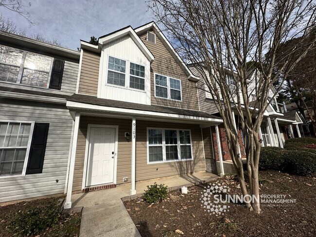 Building Photo - Beautifully Remodeled 3BR/2.5BA Townhome