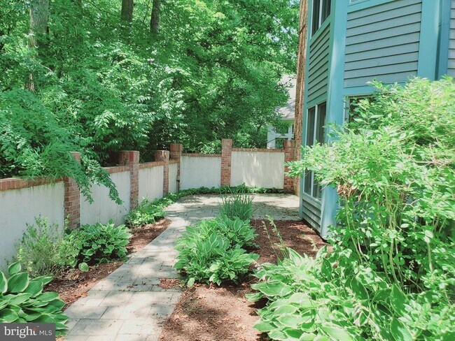 Building Photo - 7 Nottingham Cir