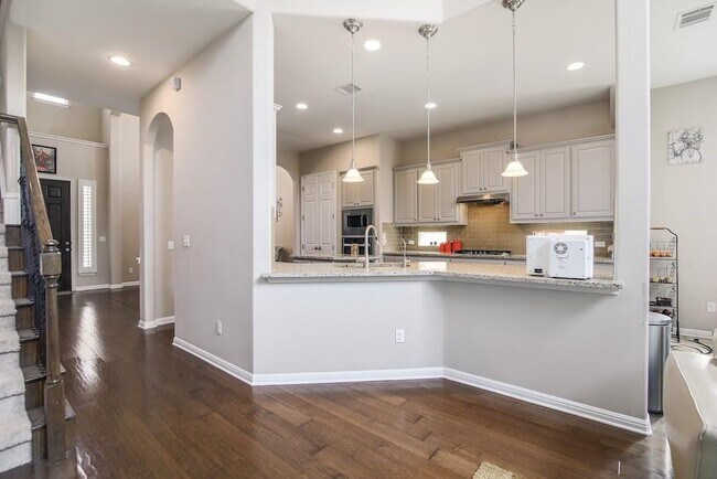Building Photo - 121 Alondra Way