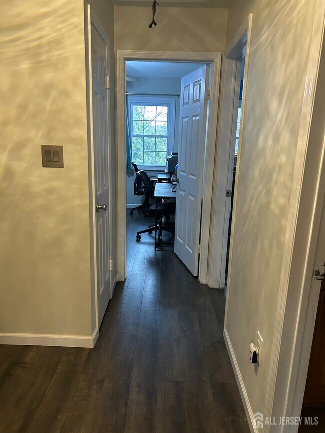 Building Photo - 42 Townsend Dr