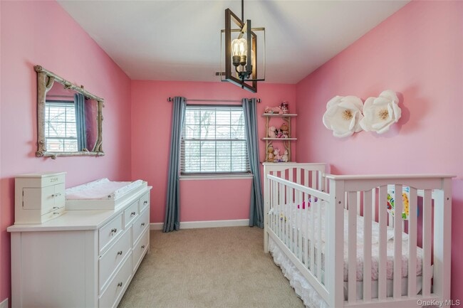 Building Photo - 100 Woodlake Dr W