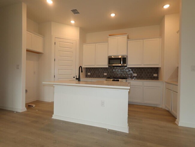 Building Photo - 13211 Keefer Dr