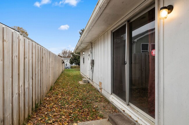 Building Photo - Lovely 3-Bedroom Ranch with One-Car Garage...