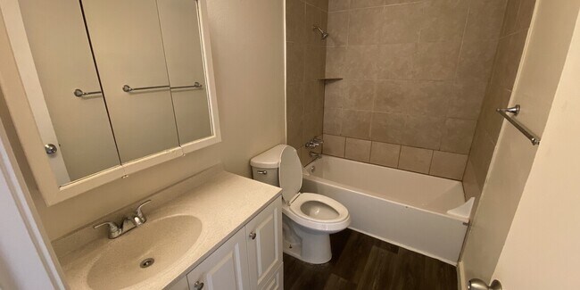 Building Photo - 1789 Lake Park Dr