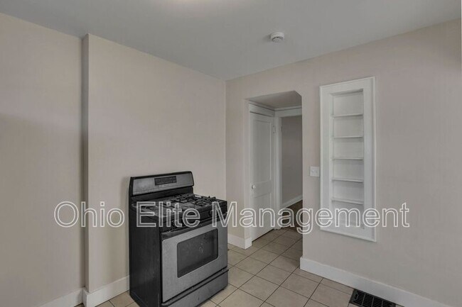 Building Photo - 43 N Chase Ave