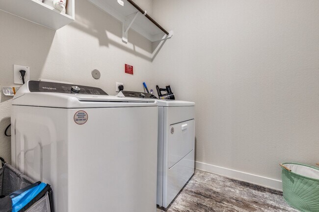 Building Photo - 1318 Cascade Hls Dr