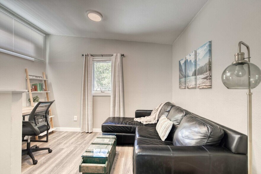 Building Photo - 2818 Rose Hill St