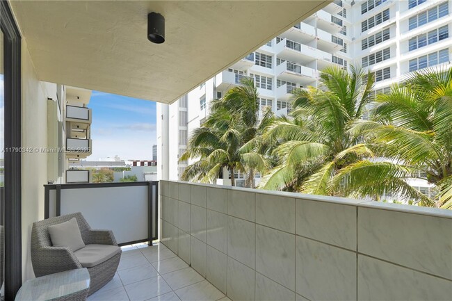 Building Photo - 1623 Collins Ave