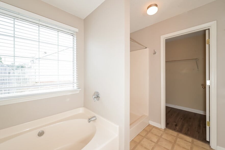 Building Photo - 75 Pinkston Farm Rd