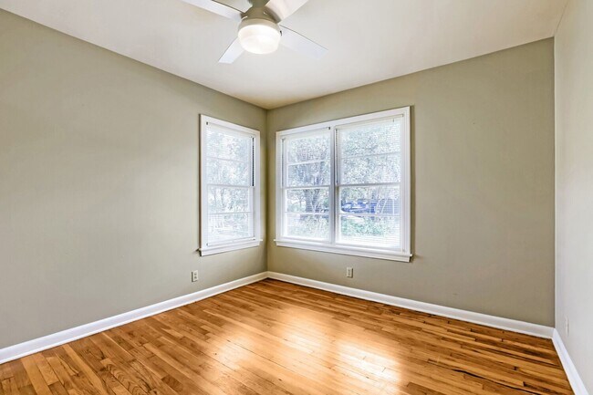 Building Photo - 1402 Cullen Ave