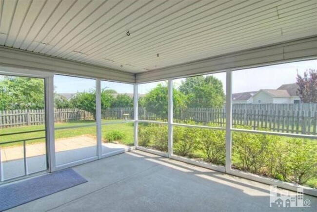 Building Photo - Ogden/Gordon Rd/Alamosa Place. Garage, fen...