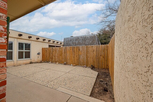 Building Photo - 1334 French Ave